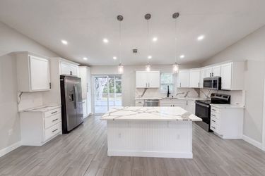 Photo 2 of 37 of 8165 Ridge Rd, Weeki Wachee, FL
