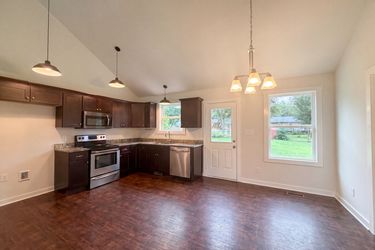 Photo 2 of 20 of 1115 Moreno Ln, Lewisburg, TN