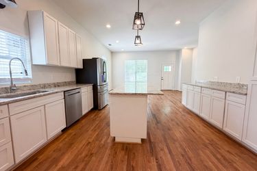 Photo 2 of 22 of 861 77th St S, Birmingham, AL