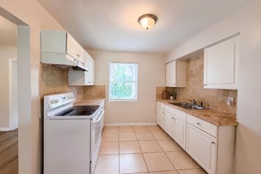 Photo 2 of 20 of 3740 Ballejo Ct W, Jacksonville, FL