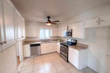 Photo 2 of 20 of 4610 Devon Ave, Lakeland, FL