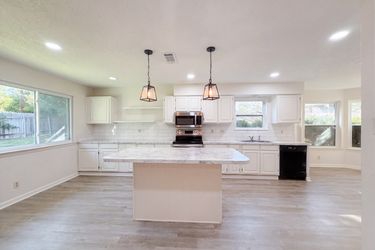 Photo 2 of 18 of 4107 Rock Ct, Temple, TX