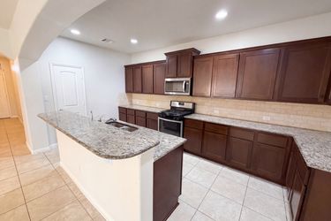 Photo 2 of 20 of 18320 Drecker Springs Ln, Pflugerville, TX