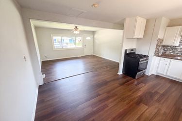Photo 2 of 18 of 3125 Midvale Dr, Indianapolis, IN