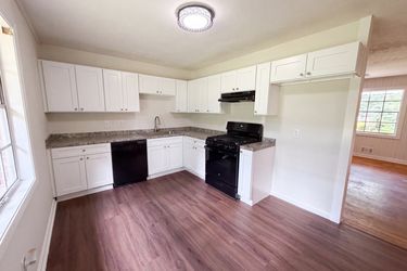 Photo 2 of 19 of 1375 NW South Hicks Cir, Conyers, GA