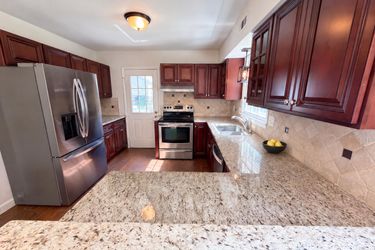 Photo 2 of 19 of 8909 Danson Dr, Charlotte, NC