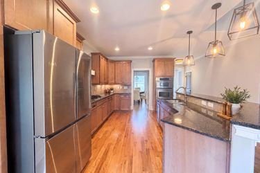 Photo 2 of 19 of 131 Lakeshore Hills Dr, Mooresville, NC