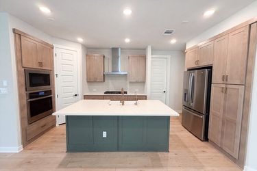 Photo 2 of 19 of 125 High Valley Dr, Liberty Hill, TX