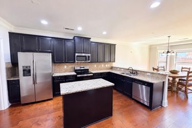 Photo 2 of 24 of 115 Birchwood Ct, Loganville, GA