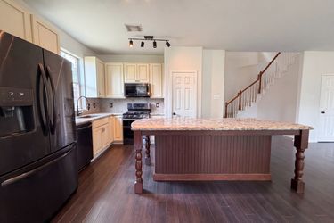 Photo 2 of 23 of 16107 Horseshoe Hill Ct, Cypress, TX