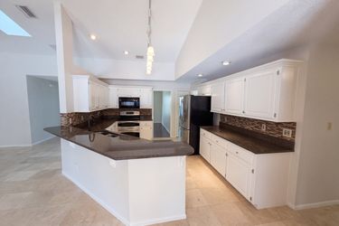 Photo 2 of 20 of 3339 Paisley Cir, Orlando, FL
