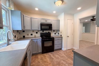 Photo 2 of 22 of 300 Indigo Rd, Goose Creek, SC