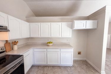Photo 2 of 31 of 8507 Deer Path Ct, Stokesdale, NC