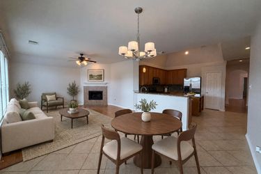 Photo 2 of 41 of 11810 White Water Bay Dr, Pearland, TX
