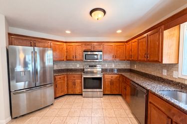 Photo 2 of 27 of 1733 Apache Way, Clarksville, TN