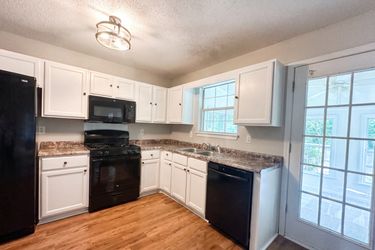 Photo 2 of 19 of 3167 River Oak Rd, Decatur, GA
