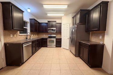 Photo 2 of 20 of 5105 Willamette Ln, Killeen, TX