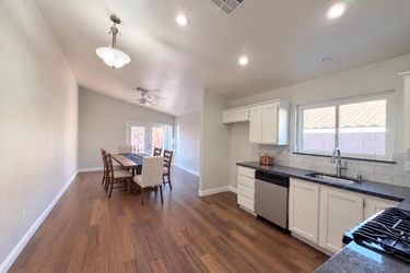 Photo 2 of 39 of 8032 Tailwind Ave, Las Vegas, NV