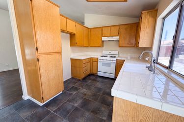 Photo 2 of 19 of 13154 Oberlin Ave, Victorville, CA