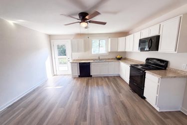 Photo 2 of 41 of 204 Jim Grizzle Rd, Royston, GA