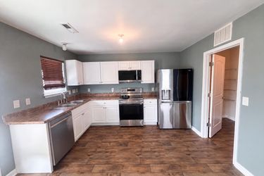 Photo 2 of 22 of 741 Cairn Cir, Burlington, NC