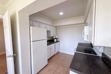 Photo 2 of 19 of 3225 Cleveland Heights Blvd, Lakeland, FL