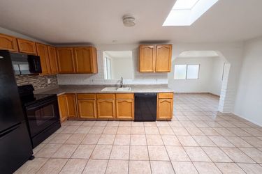 Photo 2 of 19 of 4425 S Silver Beech Ave, Tucson, AZ