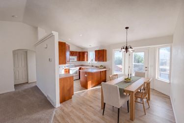 Photo 2 of 18 of 14273 S Heartstone Cir, Herriman, UT