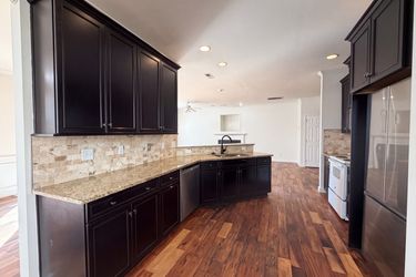 Photo 2 of 26 of 9325 Ayscough Rd, Summerville, SC