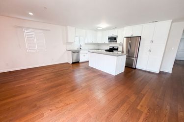 Photo 2 of 22 of 1138 S St Andrews Pl, Los Angeles, CA