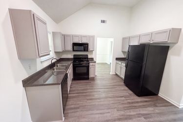 Photo 2 of 20 of 4720 Buffalo St, Fairburn, GA