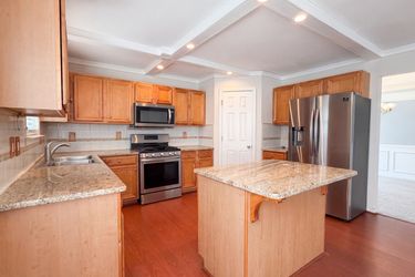 Photo 2 of 25 of 330 Oxnard Cir SW, Atlanta, GA