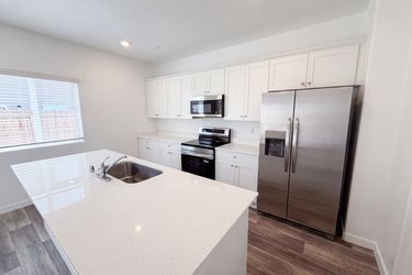 Photo 2 of 17 of 4472 Bellaire Ave, Clovis, CA