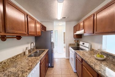 Photo 2 of 16 of 5624 Shady Springs Trl, Fort Worth, TX