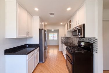 Photo 2 of 29 of 909 W Missouri Ave, Phoenix, AZ