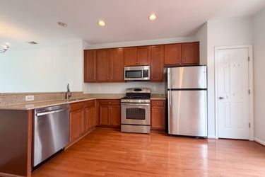 Photo 2 of 25 of 15613 John Diskin Cir, Woodbridge, VA