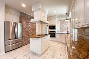 Photo 2 of 17 of 12910 Ashford Chase Dr, Houston, TX