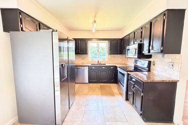 Photo 2 of 22 of 200 Ridgelea Ct, Winston Salem, NC