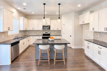 Photo 2 of 24 of 1801 Sycamore Dr, Loganville, GA