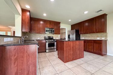 Photo 2 of 21 of 9965 Boulder Bend Ln, Brookshire, TX