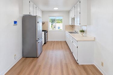 Photo 2 of 22 of 1121 5th St, Vallejo, CA