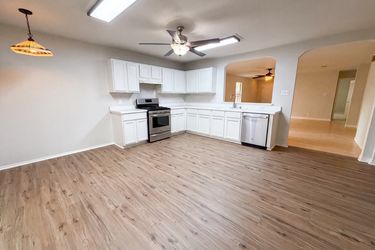 Photo 2 of 16 of 616 Barbara Way, Bastrop, TX