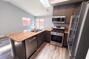 Photo 2 of 27 of 29655 Eagle Crest Ave, Murrieta, CA