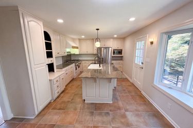Photo 2 of 41 of 1030 McLaughlin Dr, Charlotte, NC