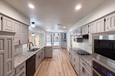 Photo 2 of 21 of 9 Muirfield Ct, Roanoke, TX