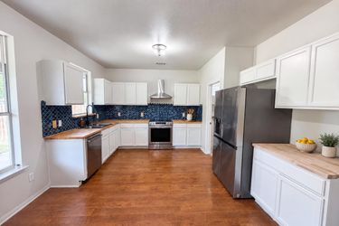 Photo 2 of 19 of 612 Sugar Brook Dr, Temple, TX