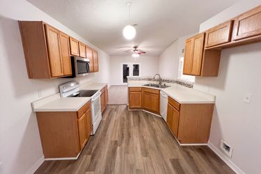 Photo 2 of 25 of 37091 Southern Glen Way, Hilliard, FL