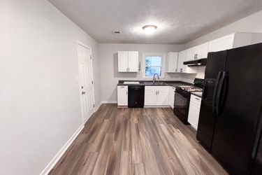 Photo 2 of 21 of 204 Arbor Way, Dallas, GA