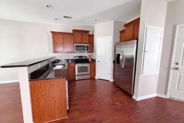 Photo 2 of 24 of 815 Parnell Ct, Columbia, SC