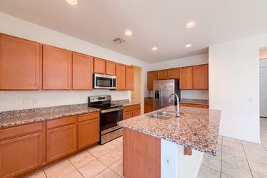 Photo 2 of 35 of 3325 W Dunbar Dr, Phoenix, AZ
